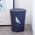 翻转式圆形桶盖 家用带盖纸蒌厨房客厅卫生间垃圾桶(草木灰 侧颜猫图案)