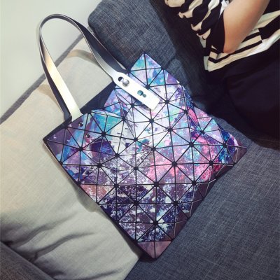 【日本镭射包2018新款女包几何菱格手提包单