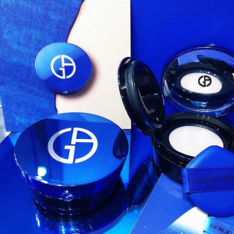 ***(giorgio armani)气垫 红色黑色蓝色气垫轻垫 精华粉底液bb霜 无痕