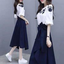 女神范连衣裙春秋装2020新款气质韩版套装女一字肩Chic裙子两件套(白色 XL)