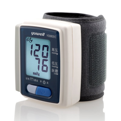 鱼跃（YUWELL）电子血压计YE8800C 老人家用手腕式全自动测量血压仪器 免脱衣 血压测量仪