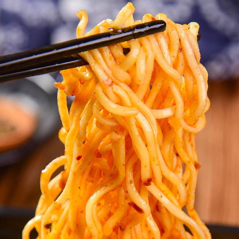 干拌炸酱面盒装早餐干拌面速食品宿舍拉面方便面泡面盒装拌面