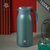 日本AKAW304不锈钢家用保温水壶保温壶办公室热水瓶大容量咖啡壶(1500ml-橄榄绿)