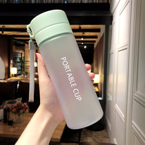 大容量水杯男生塑料杯便携夏学生户外运动水壶简约耐高温太空杯子(带茶漏 磨砂绿_600ml)