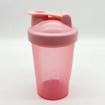 厂家直供蛋白粉摇摇杯400ml奶昔杯带刻度塑料杯手提健身运动水杯(粉色 401-500ml)