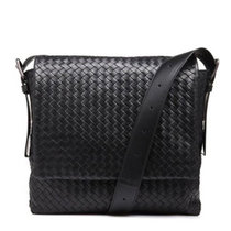 BOTTEGA VENETA男士黑色小牛皮单肩斜挎包163971黑色 时尚百搭