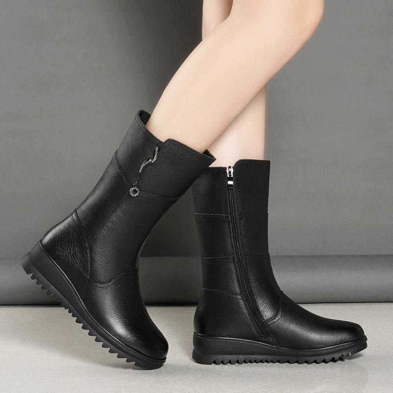 女靴suntek靴子女秋冬2021新款中筒靴妈妈平底女士皮靴加绒保暖棉鞋