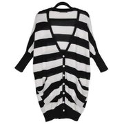 天空岛 韩国2012新款女中袖蝙蝠针织衫开衫外套 Z2120502 黑色条纹