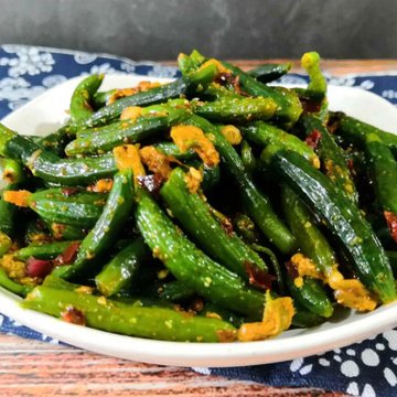 东北朝鲜族自制小黄瓜咸菜脆黄瓜开胃下饭菜农家泡菜小咸菜包邮250克