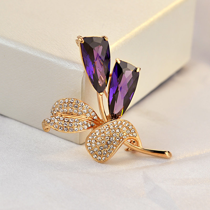 蛟蓓水晶胸针女高档紫丁香花胸花别针韩国西装徽章韩版复古首饰品