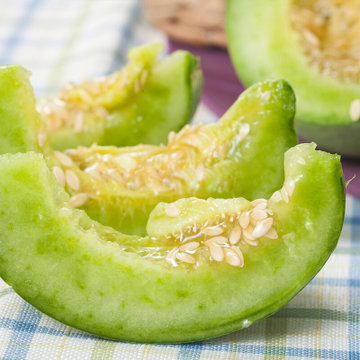 陕西特产阎良翠绿甜瓜(非普通绿宝)2500g包邮 香甜多汁皮脆可口 原