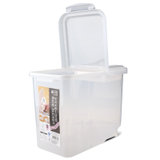 茶花24斤装米桶 装米缸储米箱面桶厨房储物收纳箱 送量杯带滑轮