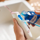 飞利浦(PHILIPS）HX8431/02冲牙器 非电动牙刷 电动冲牙器 洁牙器洗牙器水牙线便携洗牙机电动洁牙器 樱花粉(樱花粉 便携式水牙线)